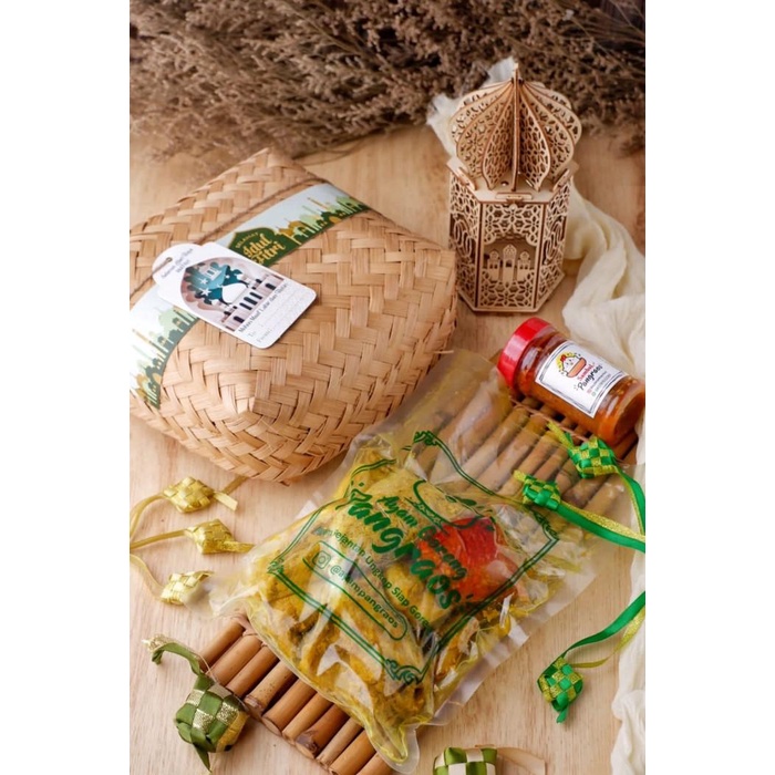 

Free Besek!! Hampers Lebaran (2 Ekor Ayam Dan 1 Botol Sambal Bawang) 094