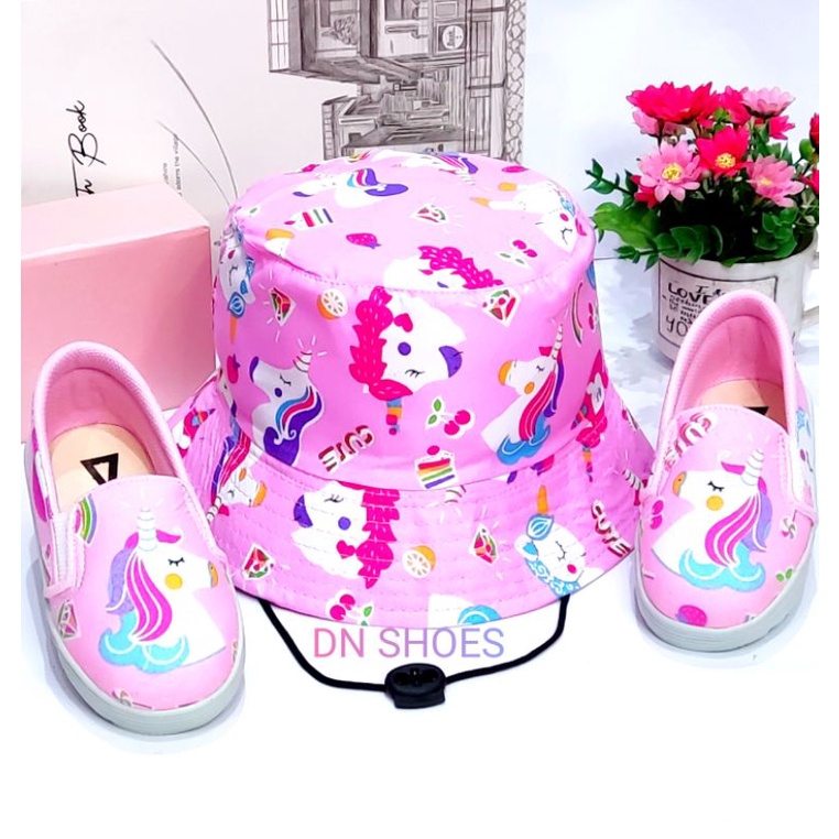 Paket Sepatu Anak Bucket Anak Perempuan Paket Slip On Topi Bucket Hat Anak Perempuan Murah Lucu Karakter Unicorn Pink Cute