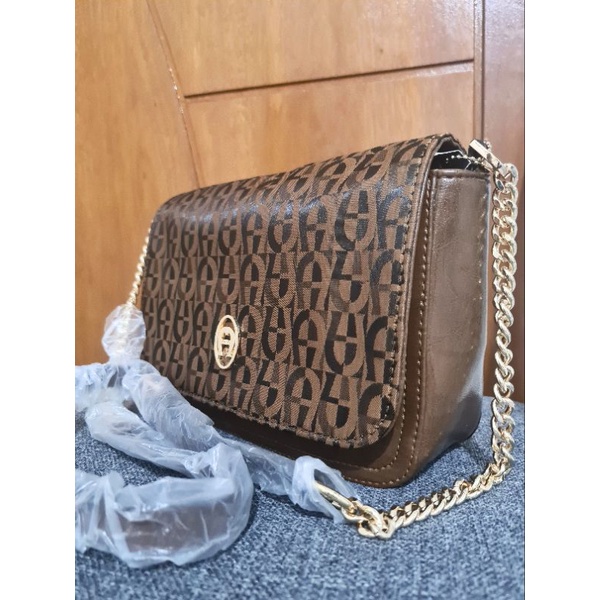 Tas Selempang Wanita Aigner warna Coffee