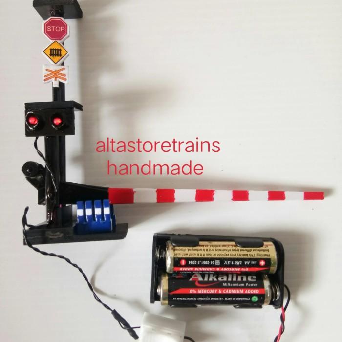 miniatur pintu palang Kereta PJL