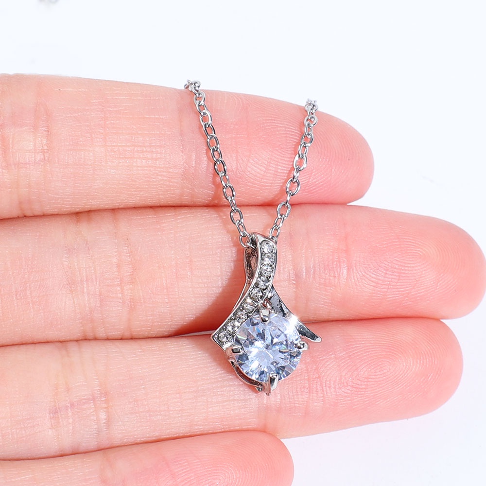 Zirkon Gadis Elegan Berlian Wanita Elegan Pesona Kalung Choker Kalung Rantai Kalung Wanita Populer Liontin Kalung Sederhana Klavikula Kalung Perhiasan Aksesoris