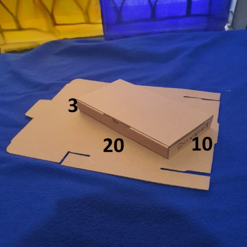 

FANMY | kardus 20x10x3 cm DC