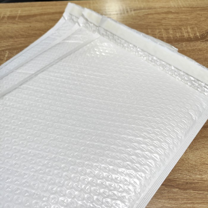 

Amplop Bubble Mailer Putih Premium 25x35