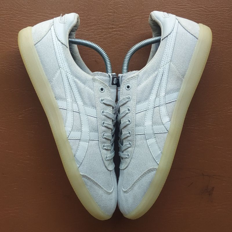 Sepatu Onitsuka Tiger Tokuten Light Grey 1183A862 [second used]