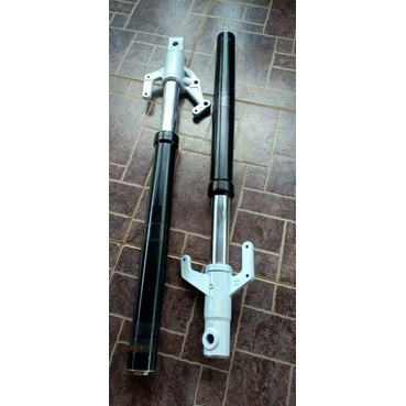 USD R15 v3 shok depan R15 v3