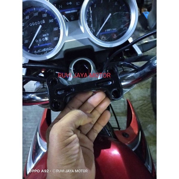 Tutup stang Klem stang RX King New Vxion Scorpio Hitam