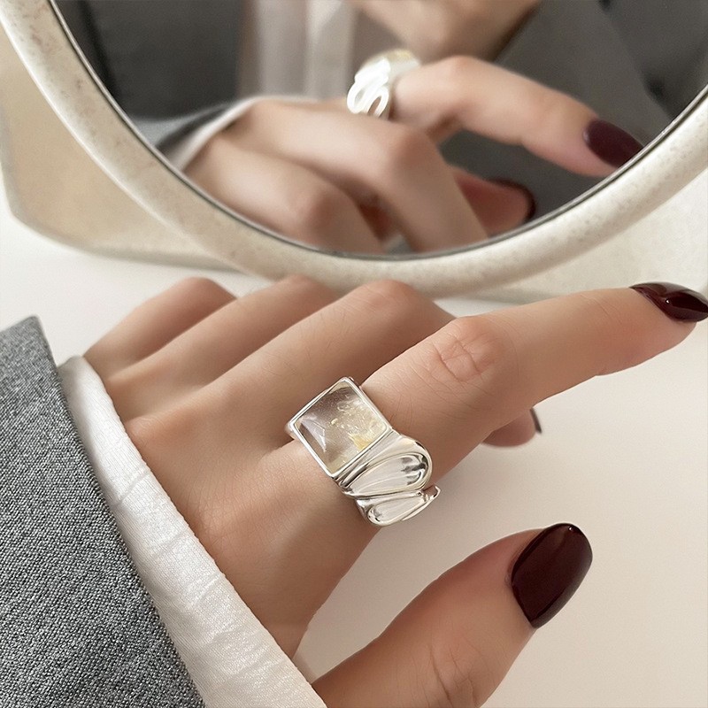 Cincin Pesta Retro Elegan Dapat Disesuaikan Terbuka Wanita Hadiah Yang Indah Halus Fashion Perhiasan Wanita Kepribadian Gelombang Batu Jari Cincin