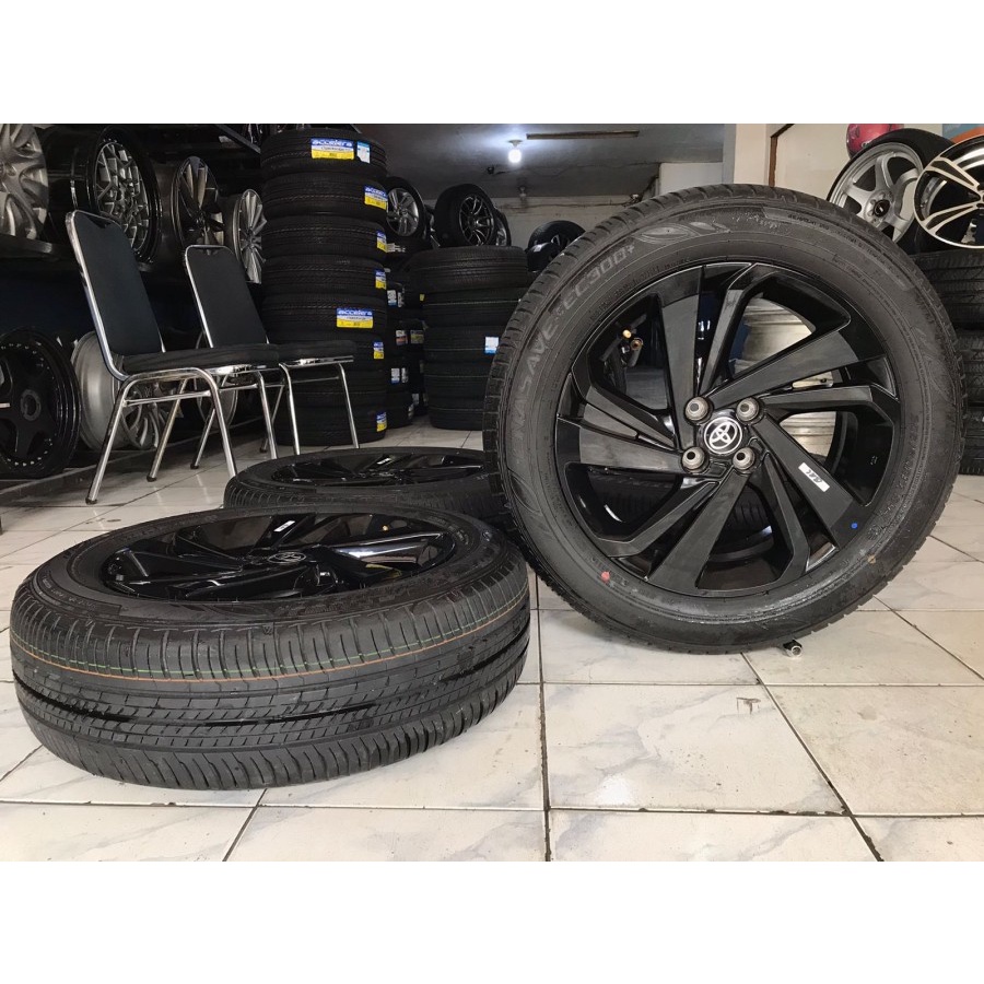Velg Second Oem Original Mobil Toyota Raize Ring 17 Ban 205 60 R17 Black