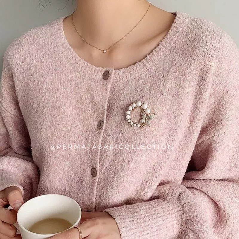 Bros Tuspin Bahu Bross Pundak Broos Dada Samping Import Korea Mewah Besar Aksesoris Jilbab Hijab Kerudung Wanita Muslim Muslimah Rosegold Small Brooch Motif Cantik Luxe Pearls Bunga Pita Mutiara Kaca Cat Eye 1