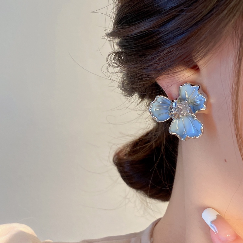 Emas Putih Zirkon Bunga Lautan Biru Iris Bunga Desain Berlebihan Anting Stud