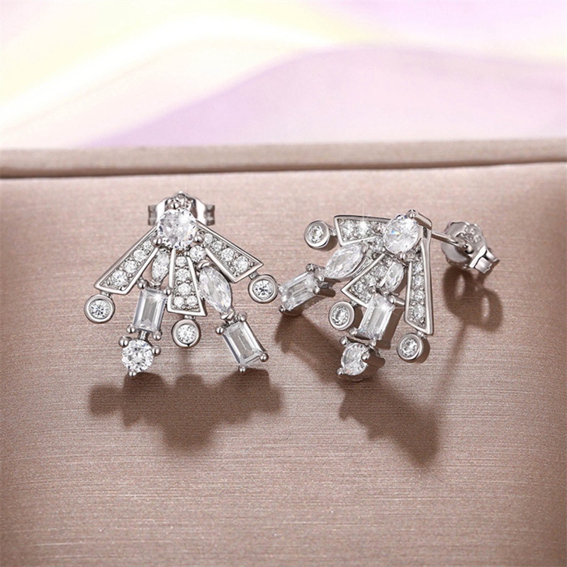 Fancyqube Modern Berbentuk Kipas Stud Anting-Anting Wanita Mewah Inlay Sparkling Cubic Zirconia Kristal Pengantin Pernikahan Anting Perhiasan Fashion