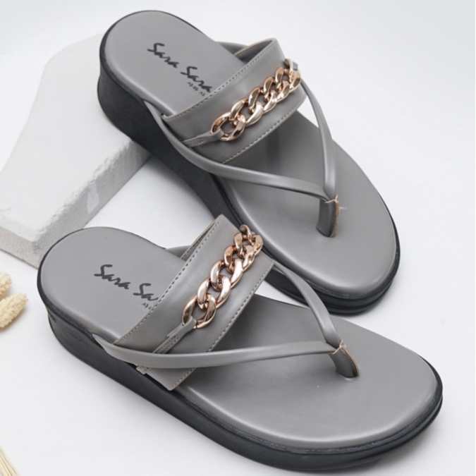 SARASARA YUK - MIRZA Sandal Wanita Jepit Casual Size 36 - 40 Model Chain Sendal Japit Cewek Bahan Kulit untuk Jalan Pergi Santai Slop Warna Grey Abu Capit Rumah Tidak Licin Premium Original Sara Sara Kekinian Terbaru Shoes ORI Mall Official Store