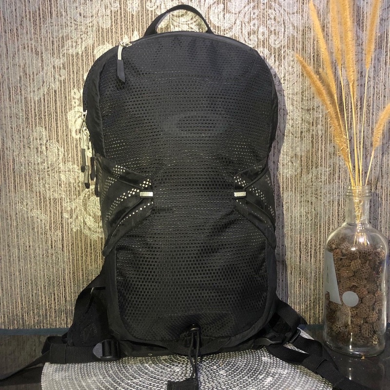 OAKLEY BACKPACK ORIGINAL (second like new)