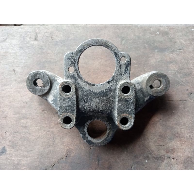 dudukan stang stir Yamaha L2g l2super / dudukan stir Yamaha L2g l2super / dudukan penutup stang stir