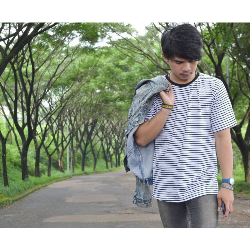 KAOS STRIPE DOMINAN PUTIH List HITAM, Cotton Premium