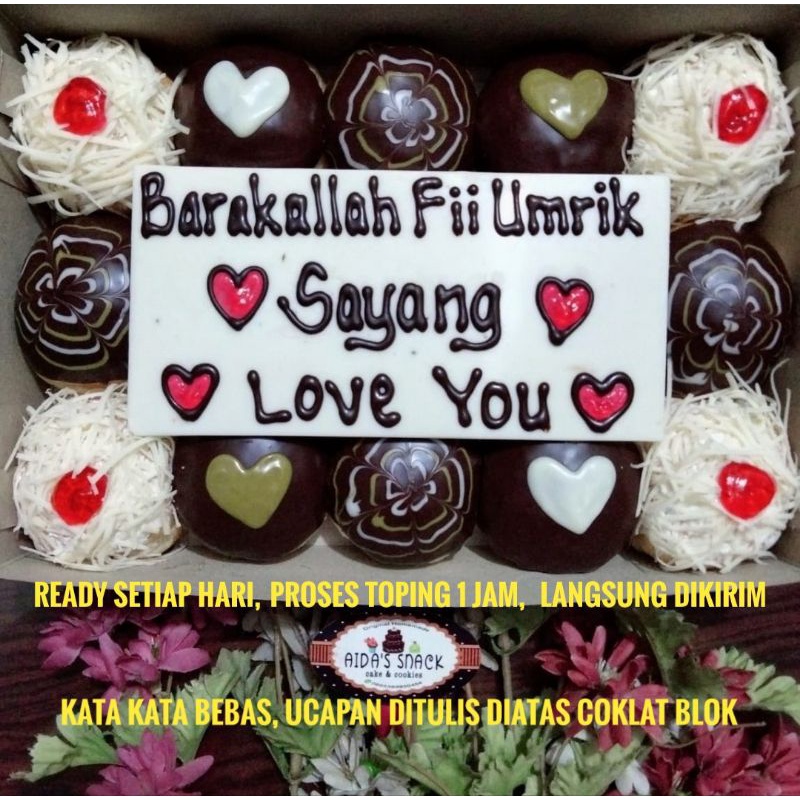

Kue donat cake ultah ulang tahun varian toping ucapan ditulis diatas coklat blok by Aida's snack bandung