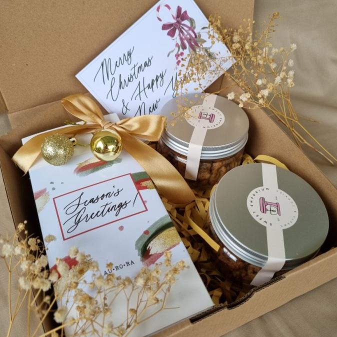

Aurora x Sweet Emporium Christmas Hampers Natal