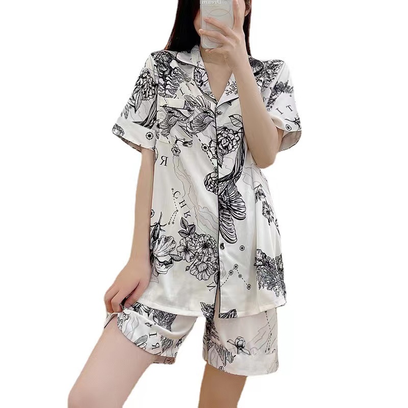 2023 new ancient style printed pajamas female short -sleeved top+shorts lapel cardigan ice silk home clothing set