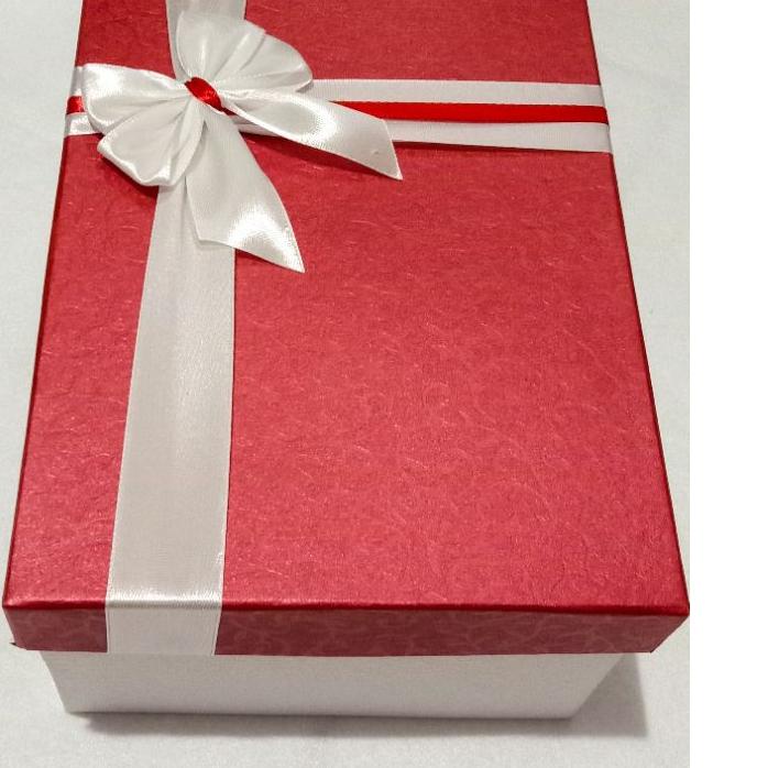 

ジ Kotak kado/ Gift box / Bungkus kado ukuran 30 x 20 x 8 cm Terlaris !