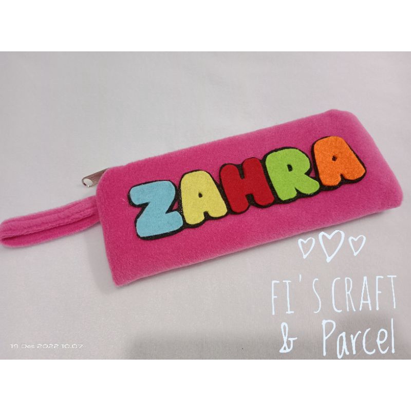 

Dompet Pensil Free Nama/ Desgrep Kain Velboa