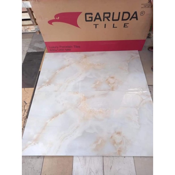 GRANIT 120X60 GLOSSY GARUDA/ 2 keping
