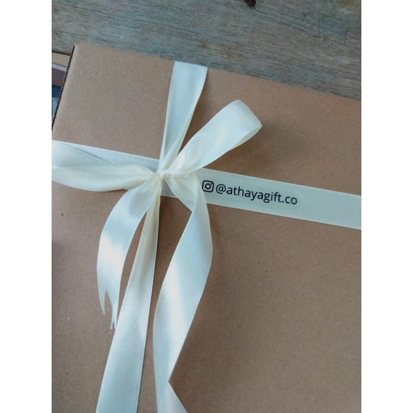 

gift box snack (bisa request isi)
