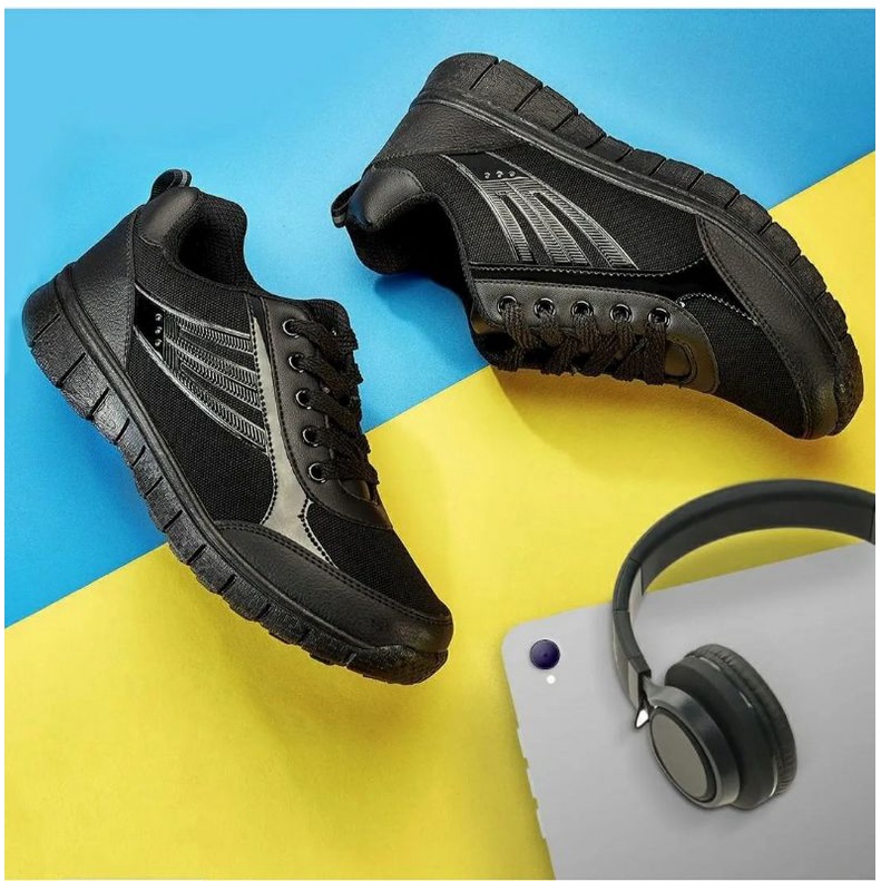 sepatu sekolah hitam Bata 581 6607