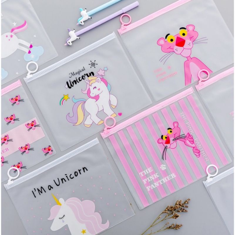 

TEMPAT PENSIL TRANSPARAN UNICORN ZIPPER