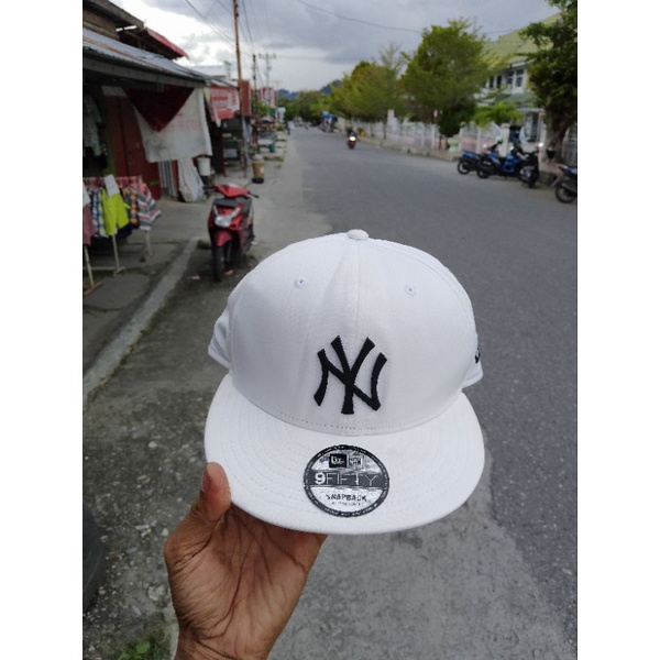 topi second new era Ny