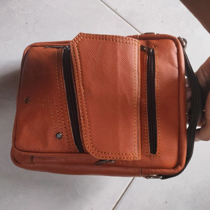 Tas selempang pria kulit sapi asli 100% model sleting miring