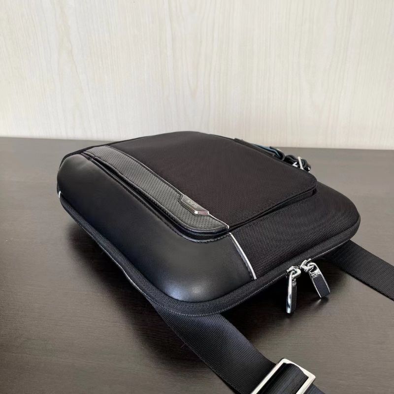 tas tumi arrive olten crossbody mirror selempang cowok terbaru p1shoes tas pria
