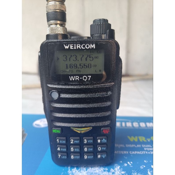 HT weircom wr q7,ht triband,dobelband,waterproof,ht airband, radio airband,radio scanner,frekuensi,r