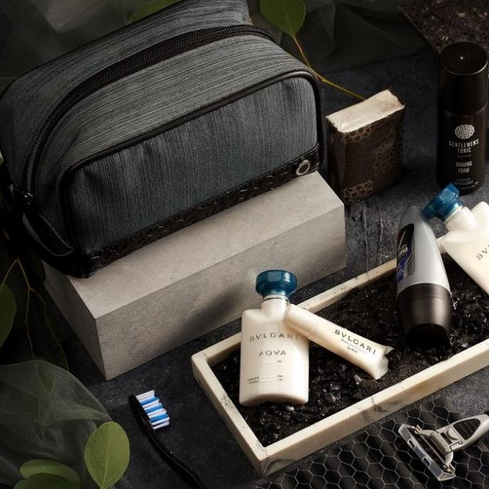AMENITY KIT MAN BVLGARI FROM FIRST CLASS EMIRATES AIRLINES