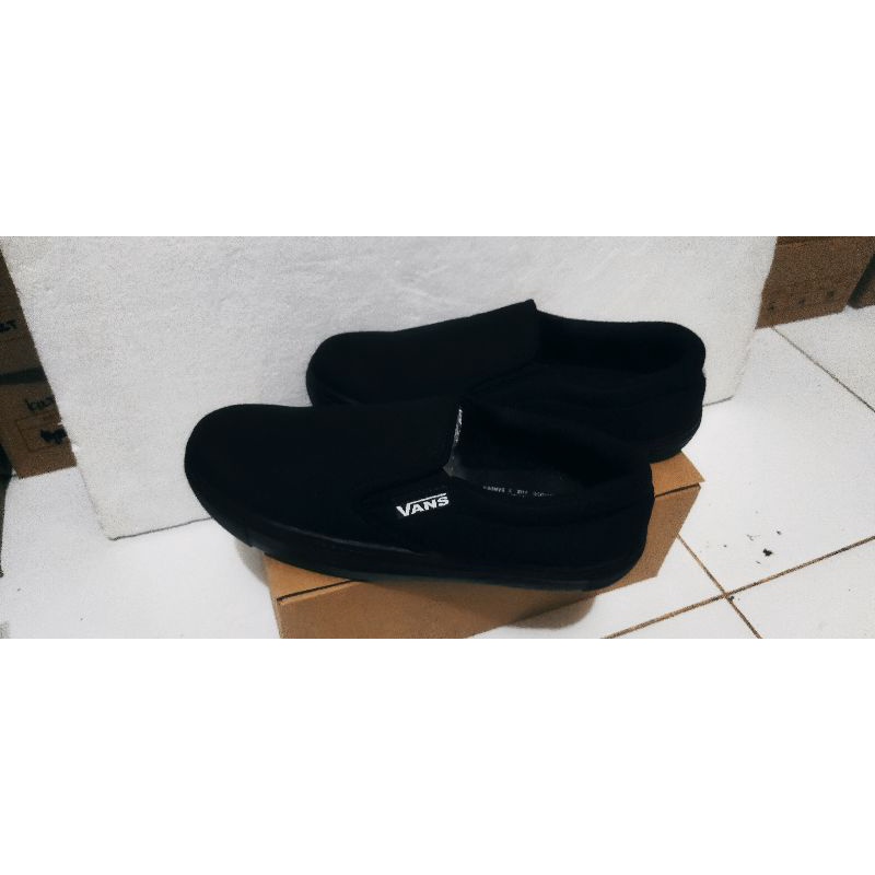 Sepatu slip on hitam polos Sepatu Vans Tanpa tali