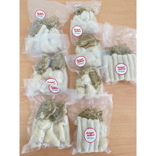 

pempek lengkap isi 30