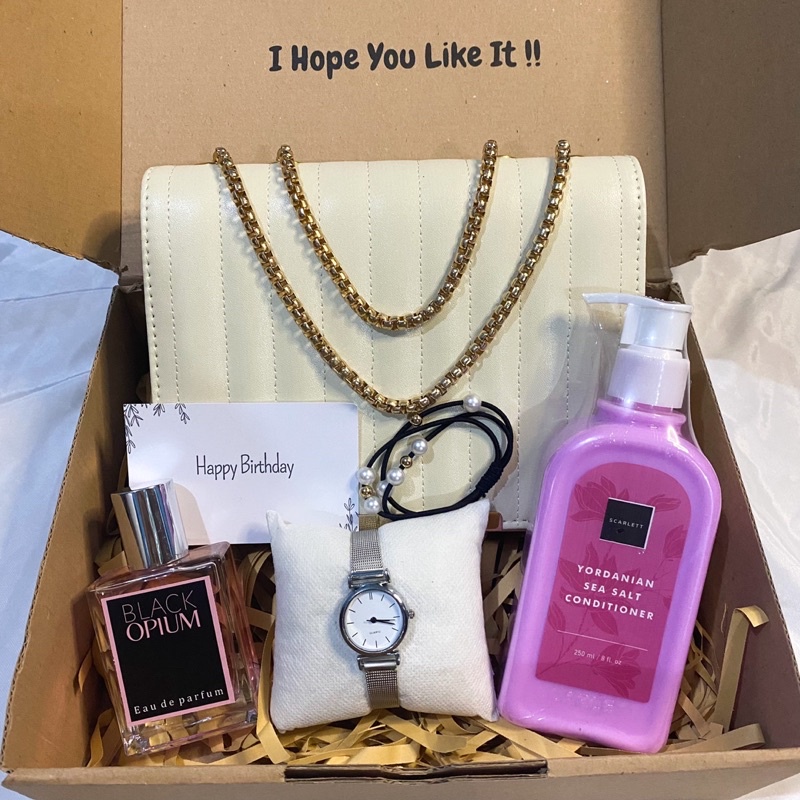 [VNS-ST]HAMPERS GIFT BOX TAS DAN SCARL*T/KADO PACAR/HADIAH ULANG TAHUN/HAMPERS LEBARAN/HAMPERS RAMADAN/KADO VALENTINE/KADO ANNIVERSARY/KADO WEDDING/KADO WISUDA/HAMPERS RAMADAN/HAMPERS LEBARAN