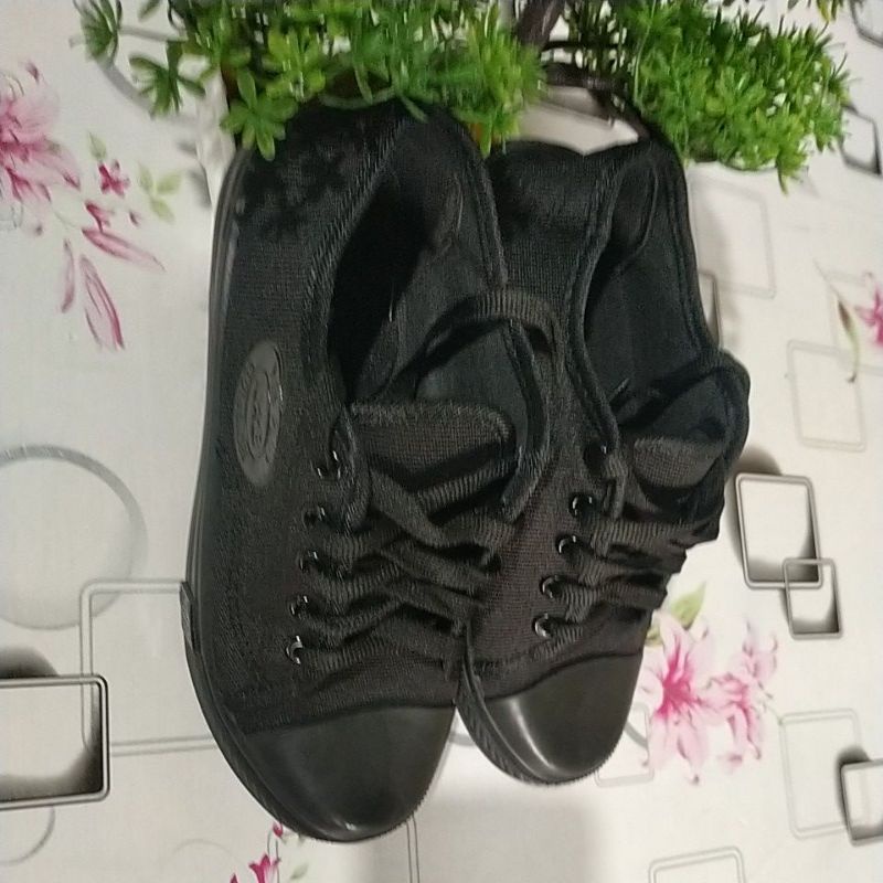 Sepatu Sekolah Murah