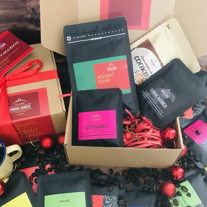 

HAMPERS KOPI- KOPI BUBUK ARABICA , PAKET KOPI SPESIAL DAN COOKIE