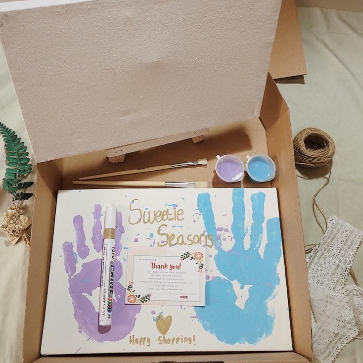

Obral Baru [TERMASUK EASEL] DIY Handprint Painting Kit by Sweetie Seasons | Canvas Lukis Set | Easel Lukisan