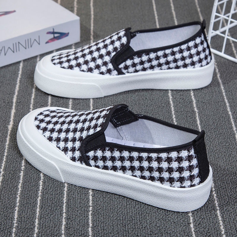 sepatu import sneakers wanita / sepatu import premium/ sepatu slip on wanita / sepatu wanita / fashion wanita / sepatu santai / sepatu sekolah / sepatu outdor indor / sepatu kuliah / sepatu healing!!!