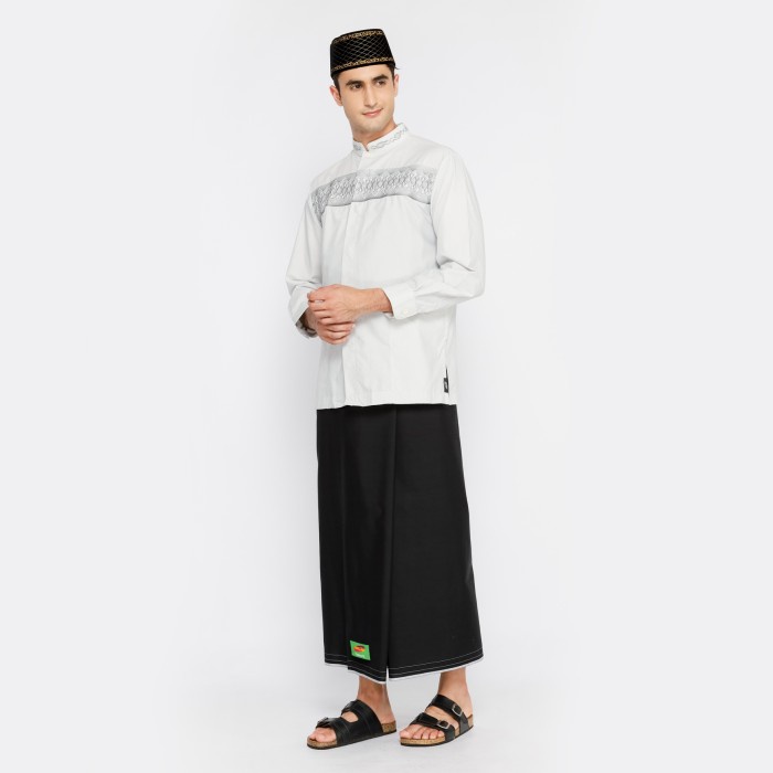 Sarung ATLAS Favorit Hitam Polos