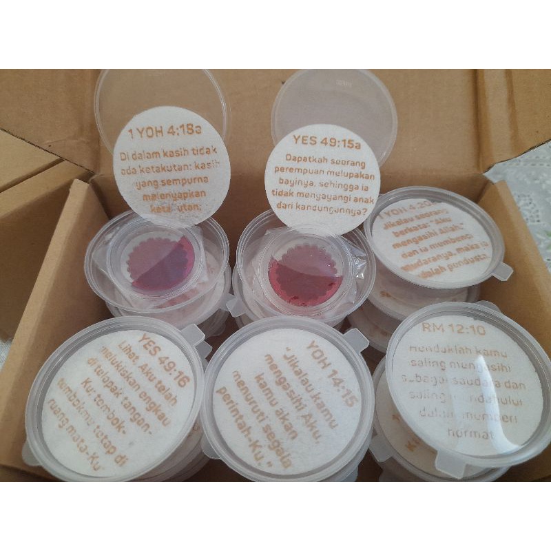 

Hosti & Anggur set Perjamuan Kudus ( Indonesia ) 18 set