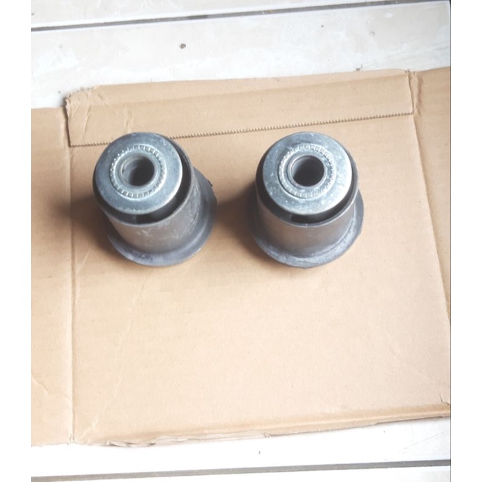 bosh sayap bushing arm bawah besar mobil innova/bosh sayap bawah besar innova harga satuan 1pcs