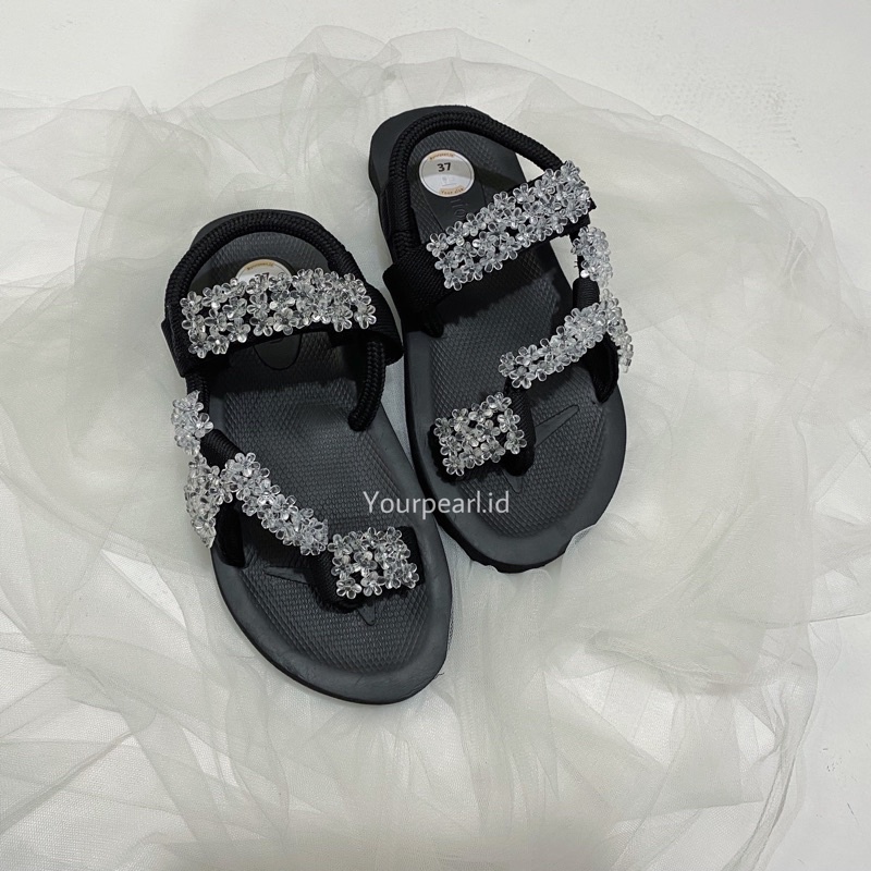 BEADS CYRA SANDALS (Beads sandal mote/ manik sakura)