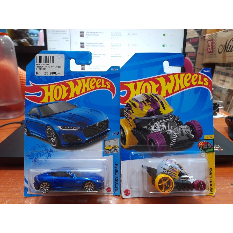 Hotwheels 2020 Jaguar F-Type 2Pcs CH