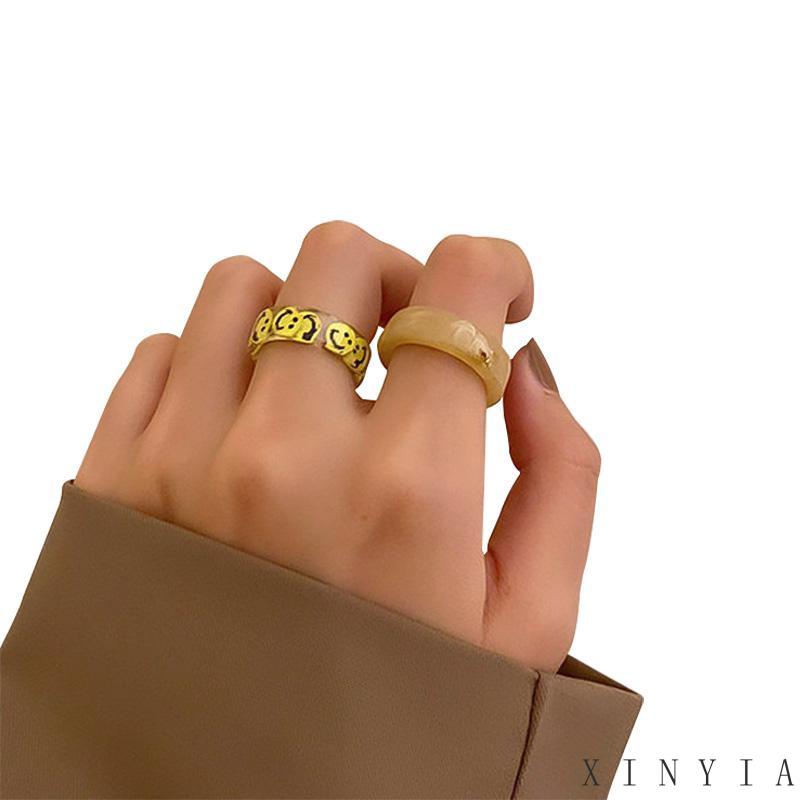 【Bayar di tempat】Resin Tidak Luntur Cincin Wanita Kepribadian Fashion Akrilik Asam Asetat Tembikar Lembut Smiley Ring