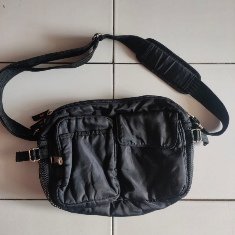 Tas Sling UNIQLO original second