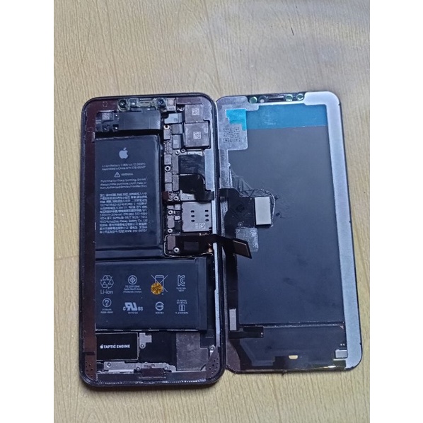 iPhone xs max 4/256 matot