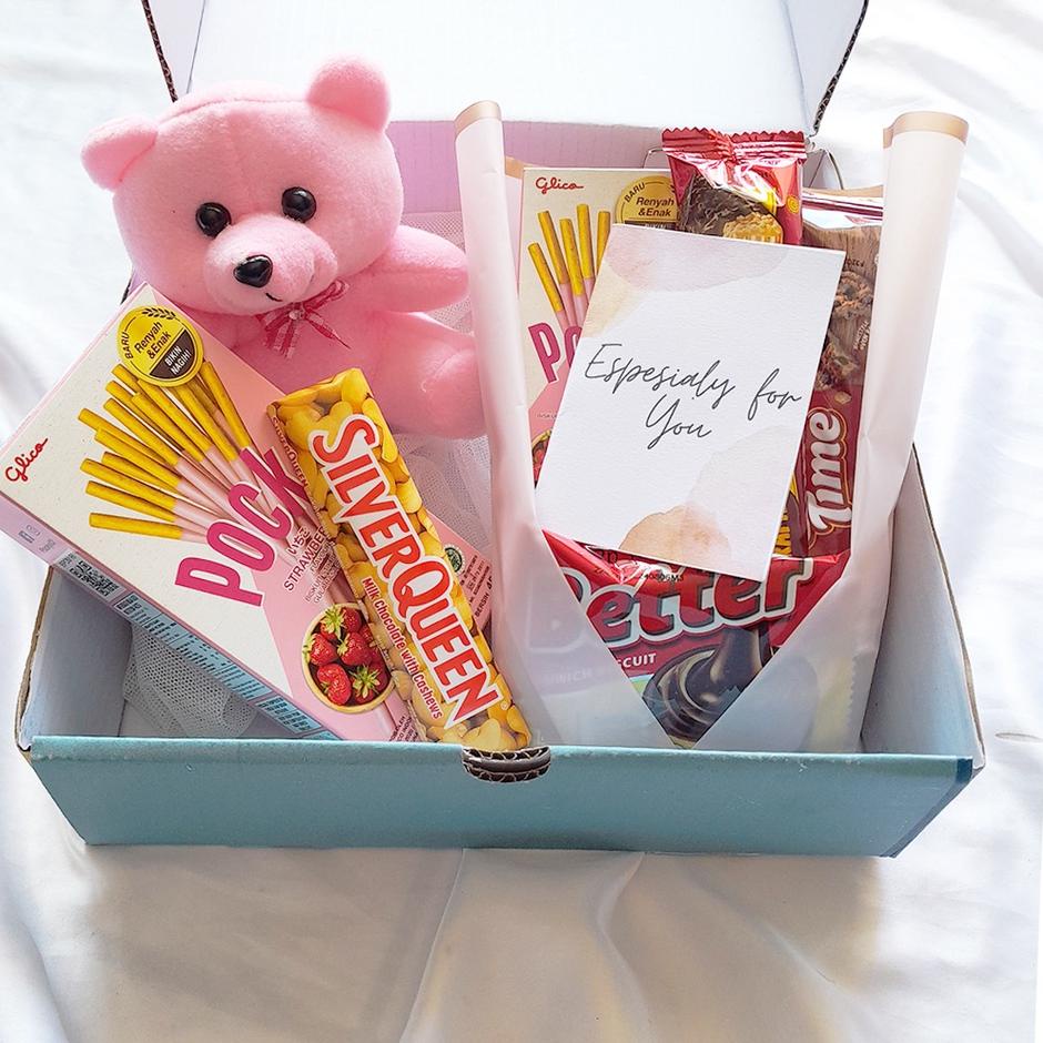 

Terlaku.../ Kado Ulang Tahun Cewek Gift Box Birthday Hampers Snack Hadiah Ulang Tahun Pacar