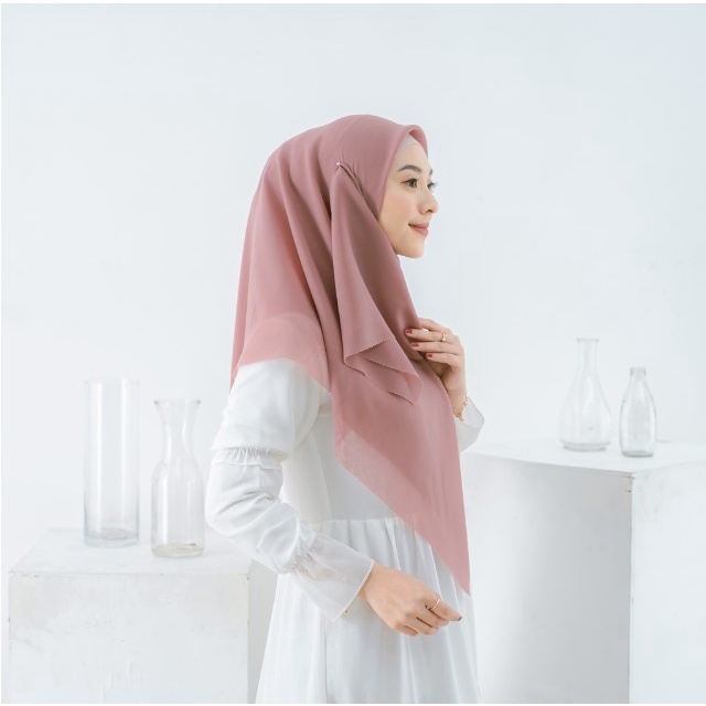 Kerudung Segi Empat Bella Square Laser Cut Jilbab Murah Segiempat Paris Polos Premium - MyOutfit Hijab Best